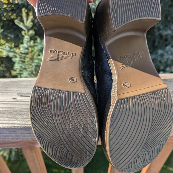 Like New Dansko Dabney Black Leather Ankle Boots size 38 / 7.5 - Picture 6 of 8